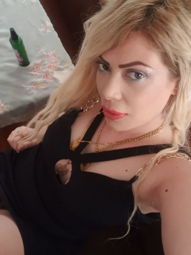 Alev-alev oral yapan escort Fatoş