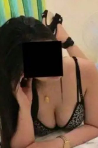 Cazibeli kaprissiz Fatma