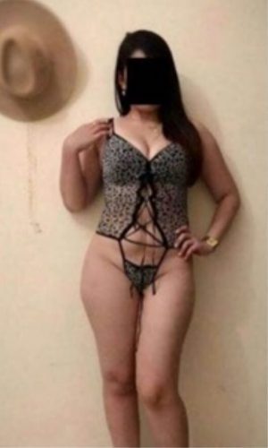 Cazibeli kaprissiz Fatma