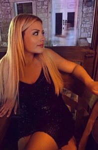 Çılgın dans yapan escort Naile