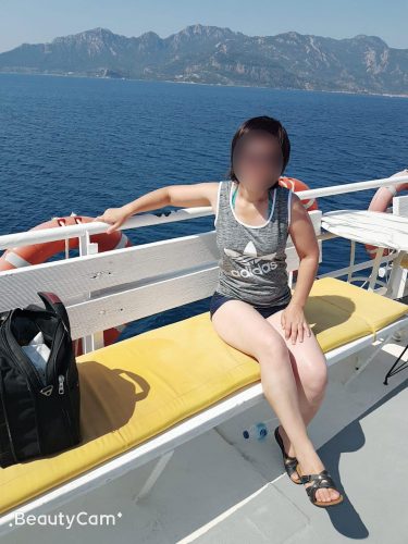 Cıvıl-cıvıl oral yapan hatun Esma