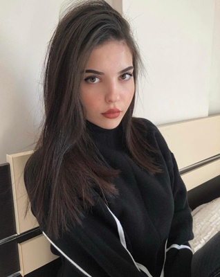 Elit esmer bayan Feraye