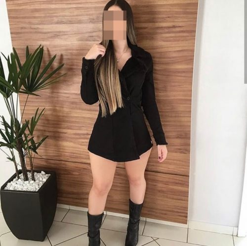 Gösterişli balık etli hanım Afet