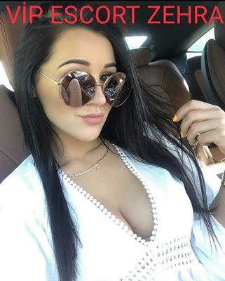 Gösterişli genç Candan
