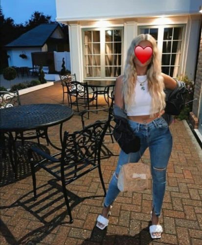 Güzel evinde buluşan escort Ayşegül