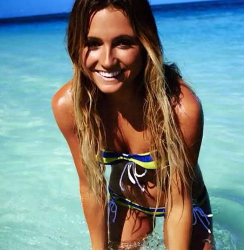 Güzel öpüşmeyi seven kız Harika