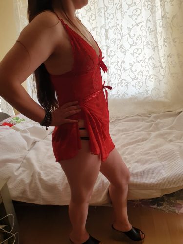 Kusursuz kendi yeri olan hatun Evşen