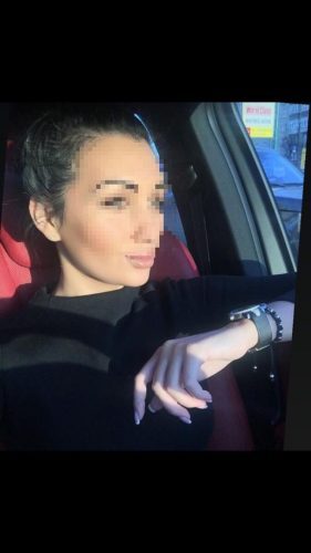 Neşeli genç eskort ömür