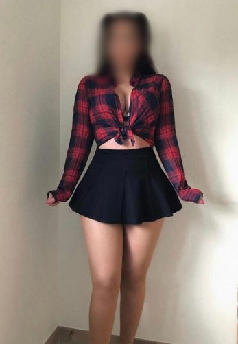 Neşeli ön sevişme yapan hatun Feraye