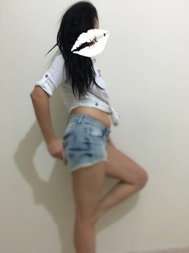 Samimi sarışın kız Nezahat