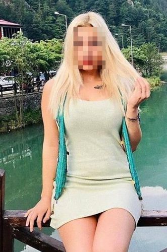 Seksapel deneyimli bayan övgü