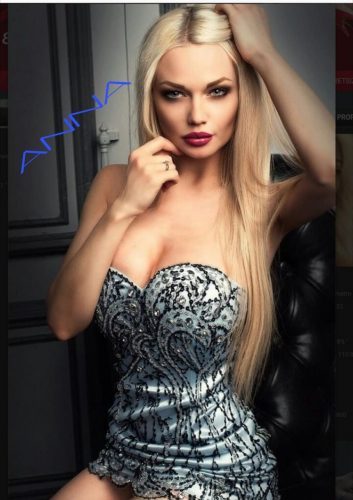 Şık eve gelen hatun Hale