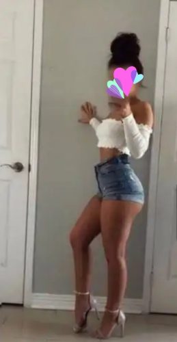 Şık sakso çeken escort Parla
